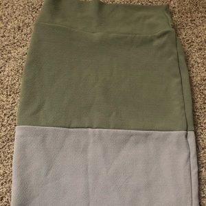 LulaRoe Cassie skirt- size small.